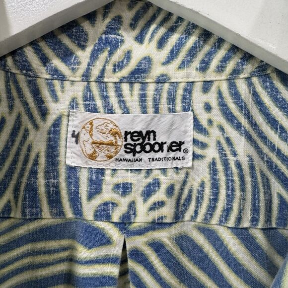Reyn Spooner Buttoned Shirt Blue Reverse Print Hawaiian Waves Dolphins USA XL - Picture 6 of 9